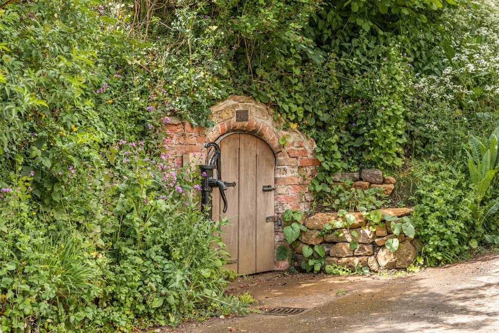 Back Hill Shotteswell
